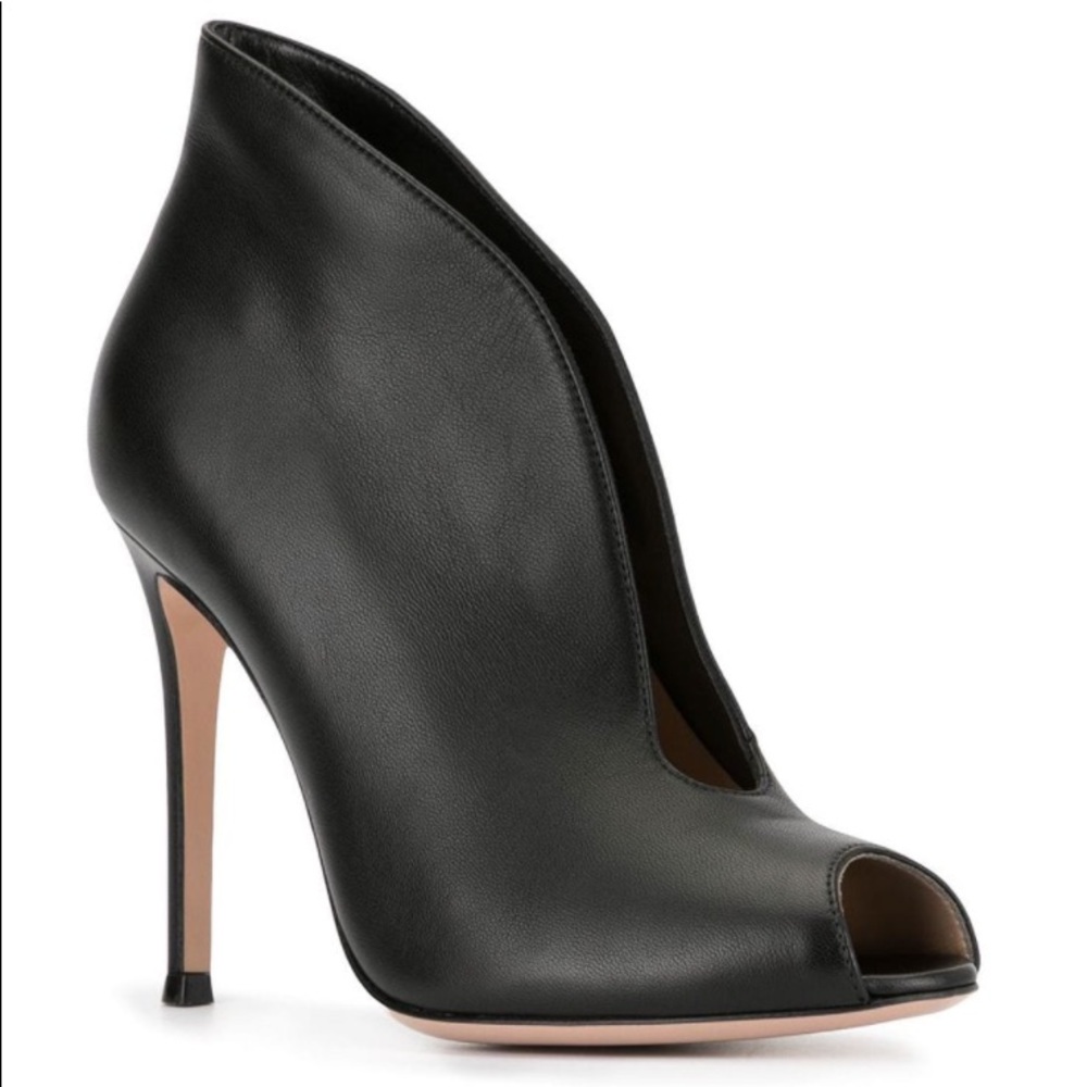 GIANVITO ROSSI VAMP BOOTS